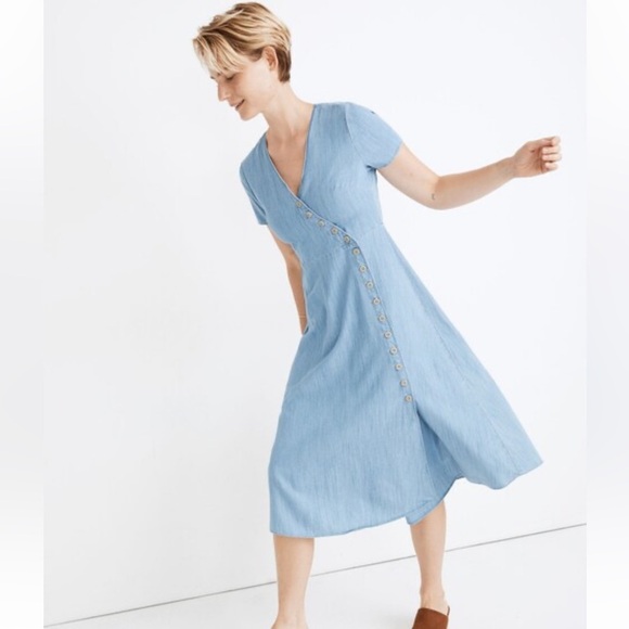 Madewell Dresses & Skirts - Madewell Denim Wrap Midi Dress Blue Chambray Button Front Size 4